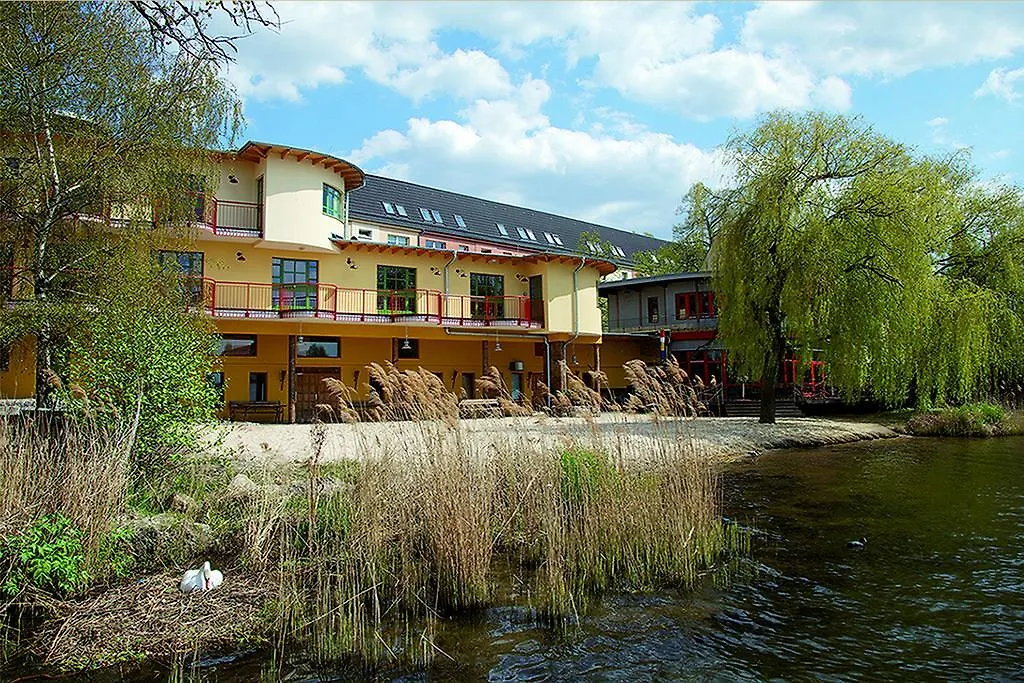 Seminar- und Gästehaus Flussbad Gartenstrasse Berlin