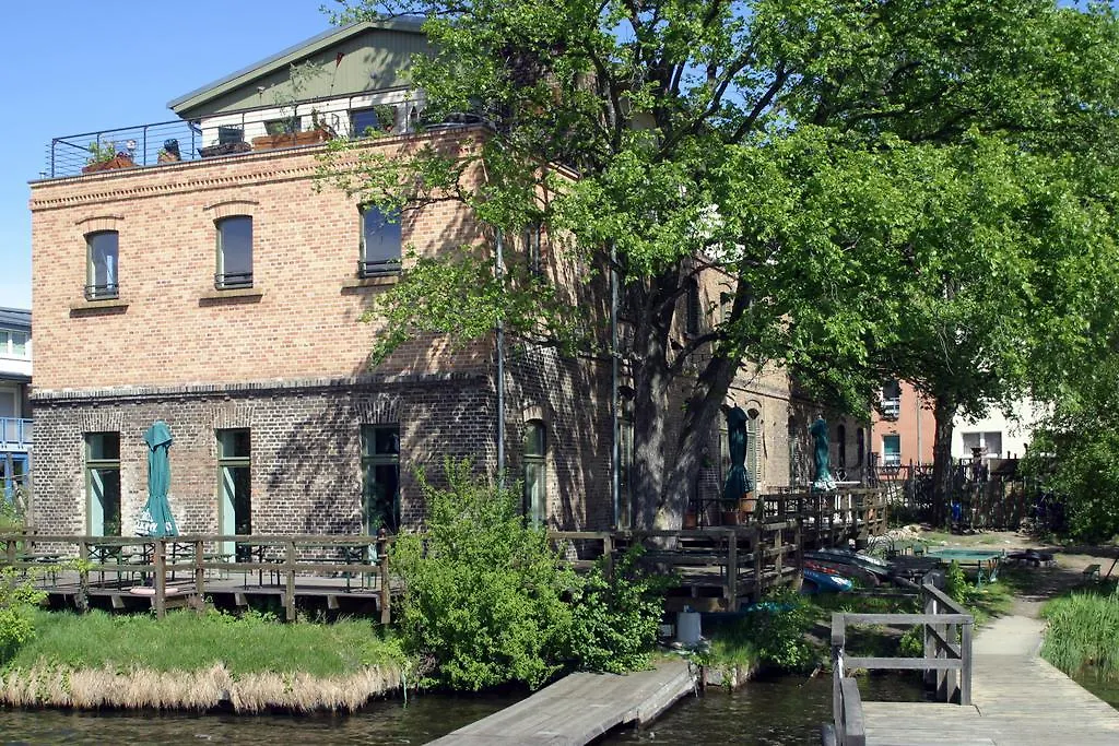 Seminar- und Gästehaus Flussbad Gartenstrasse Berlin 5*,